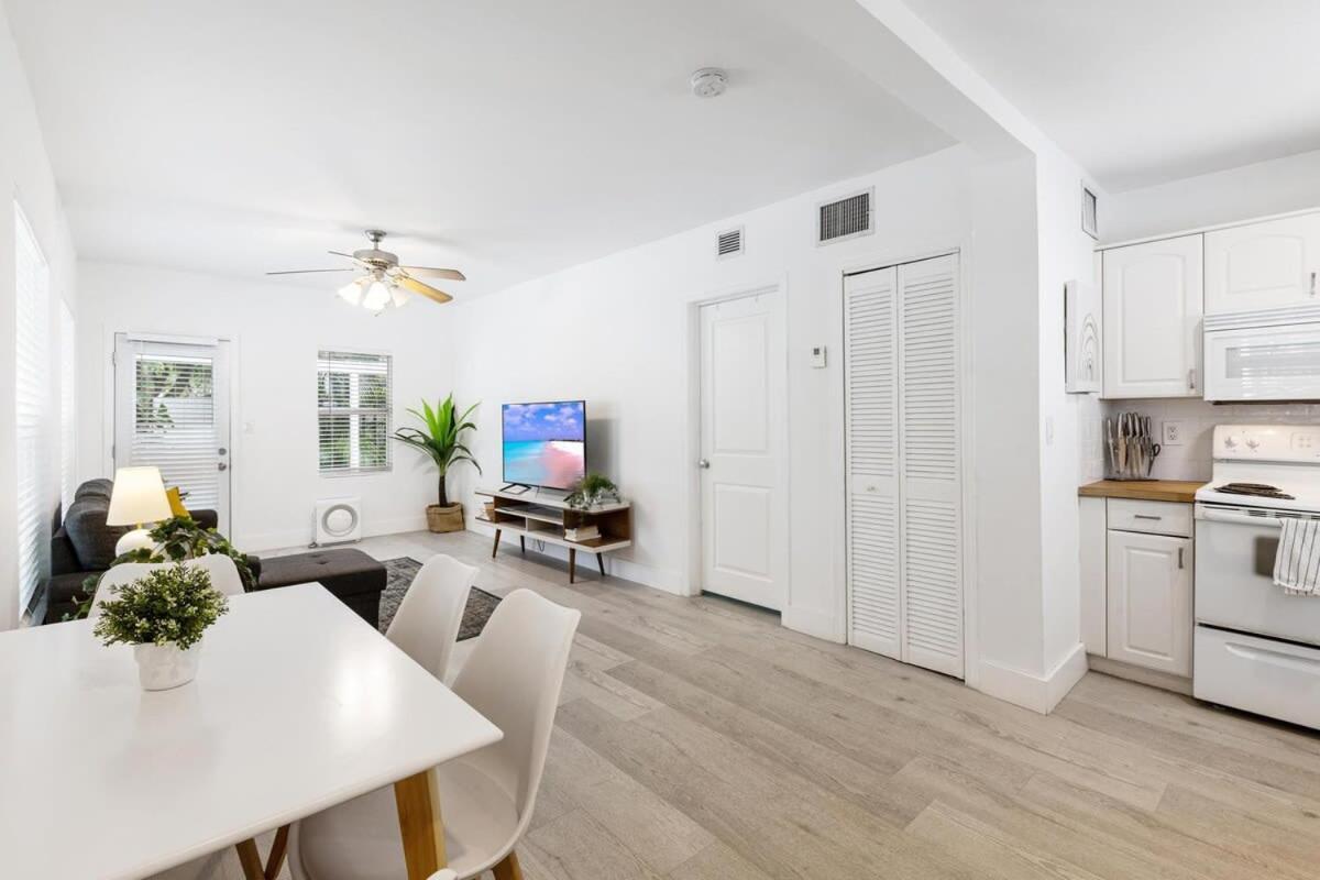 Dreamy 1-Bedroom Apt Walking Distance To Las Olas Форт-Лодердейл Экстерьер фото